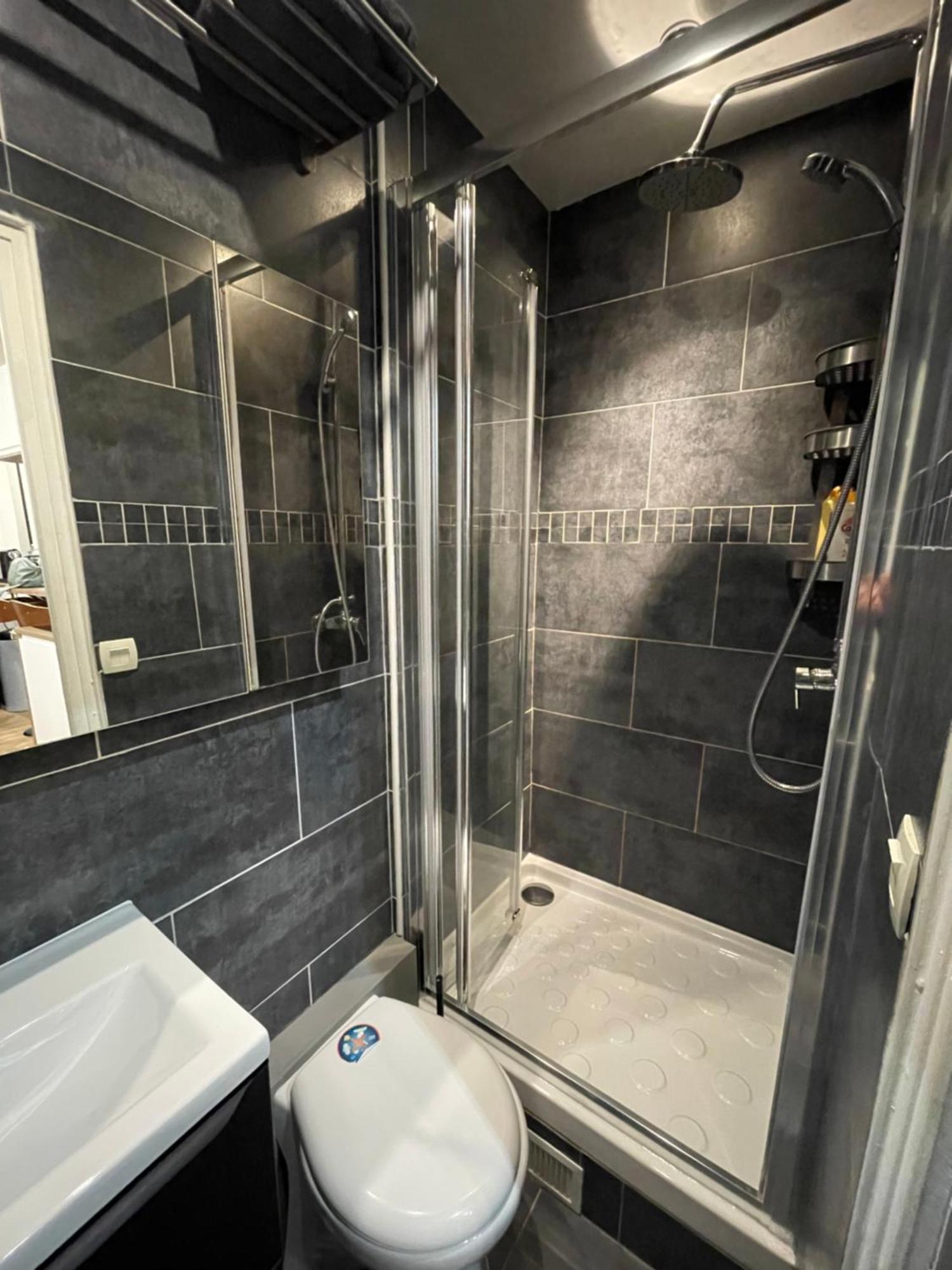 Studio Design Proche Champs-Elysees Paris Exterior foto